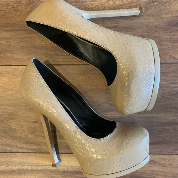 Yves Saint Laurent Nude Python Leather Pumps - Picture 3 of 8